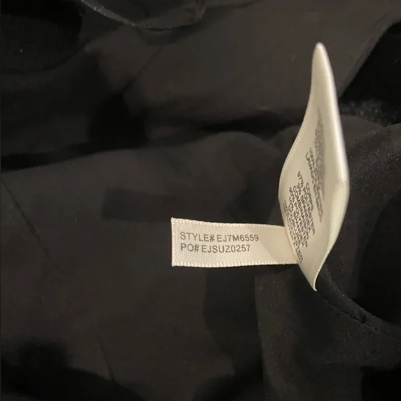 Off the shoulder velvet & crepe top - Picture 5 of 11